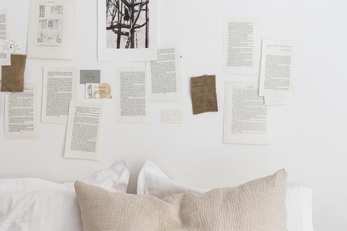 hur man dekorerar väggarna i tonåringens rum med sidor i tidningar och böcker, kreativ aktivitet i papper