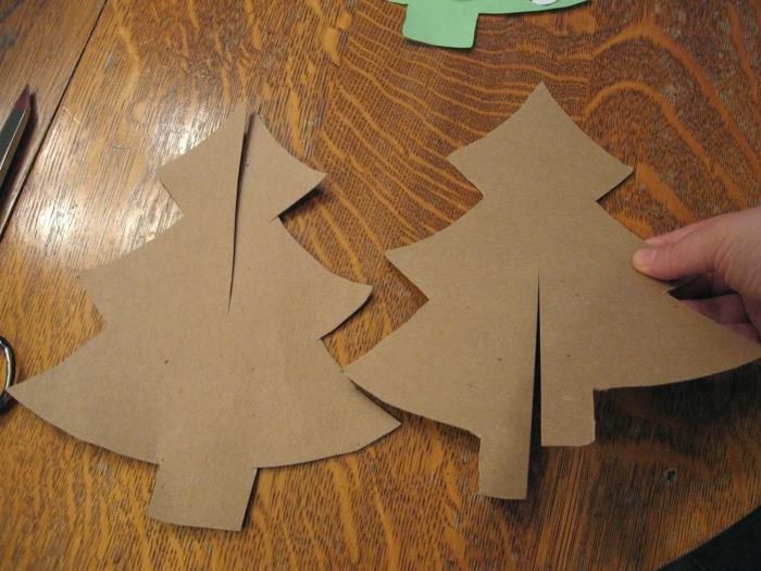 ručne vyrábaná vianočná dekorácia, jednoduché DIY s dvoma stromčekmi, ktoré sa hodia do vianočného stromčeka