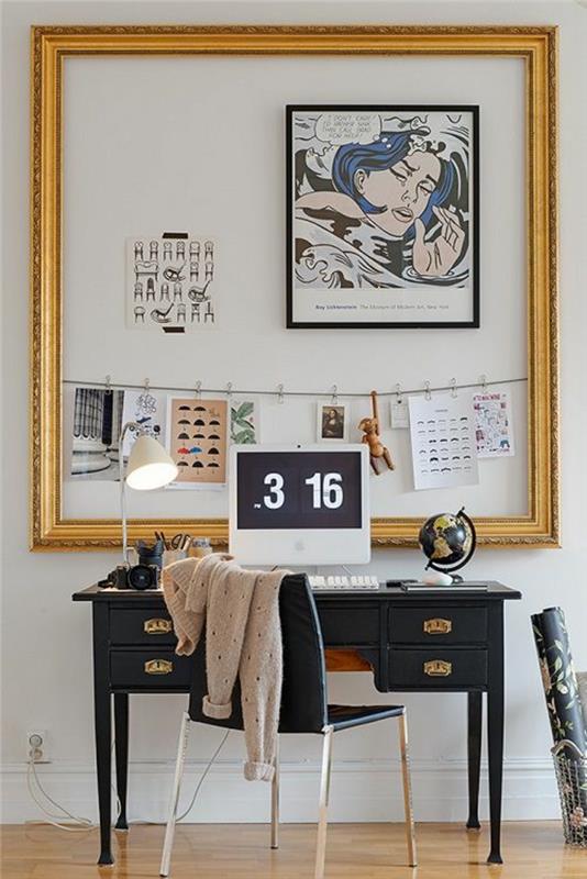 inredning i feminin stil, med serietidningsmotiv, student sovrumsinredning, svart skrivbord i renässansstil, med guldhandtag, stor tom bildram för att lägga foton och anteckningar ovanför skrivbordet