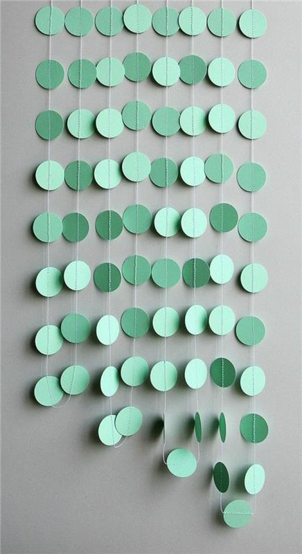 väggdekoration-med-papper-krans-mint-grönt-bröllop-dekoration-att-göra-själv