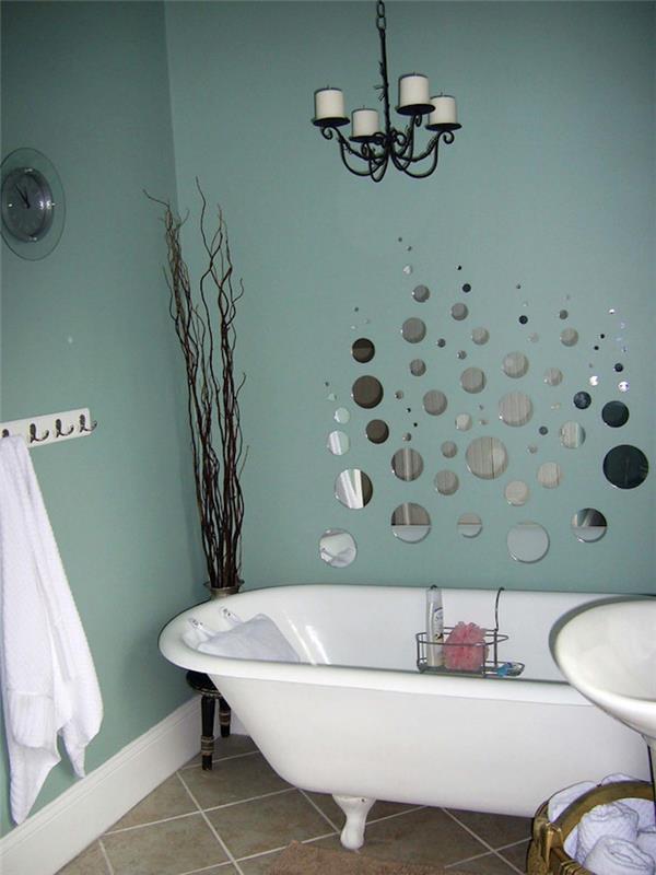 Farba na toaletu modrá zelená wc zrkadlá vaňa WC