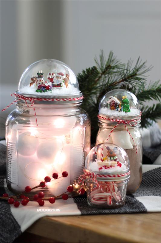 krásne vianočné ozdoby, vďaka ktorým sa stanete ozdobou sviatočného centra, sklenené bonboniéry premenené na originálne snehové gule