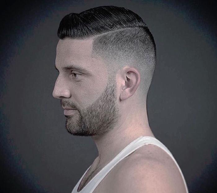 kort frisyr för mannen med pompadour -trend