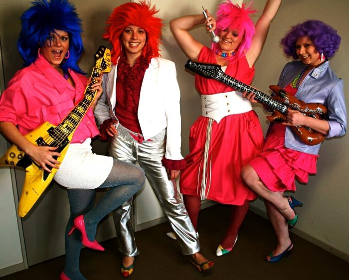 ladiaci rockový kostým pre ženy, rockerský vzhľad 80. rokov s farebnou parochňou