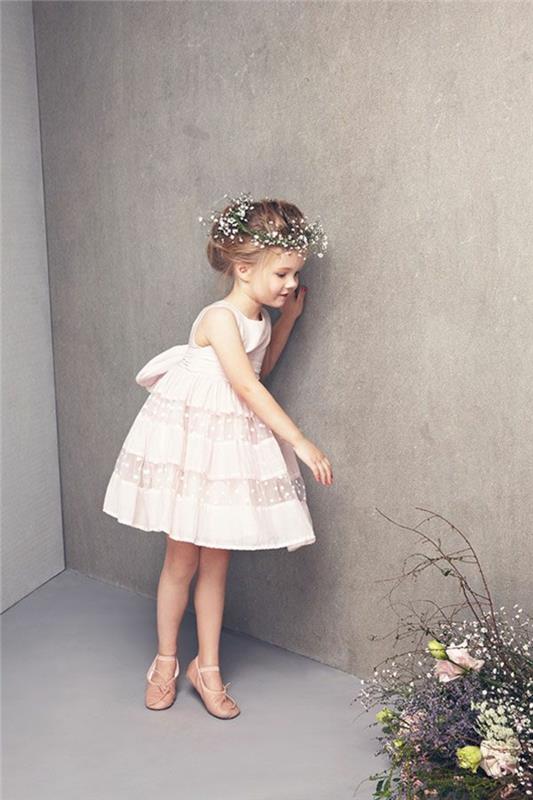 ung-dam-ära-klänningen-hennes-grand-girl-rosa-klänning