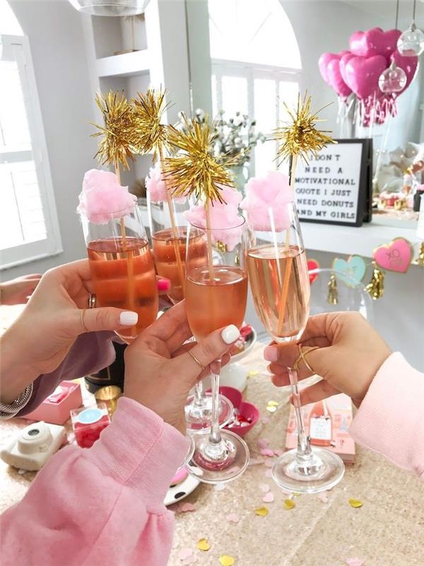 champagneglas med vänner rosa ballonger hur man firar din födelsedag i förvar