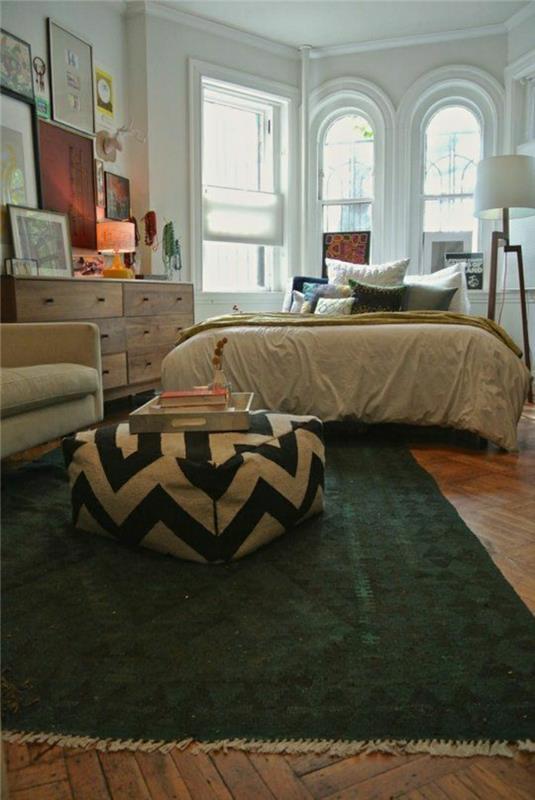 شماعات-سرير-أخضر-بيج-غرفة نوم-سرير-مصباح-خشبي-طاولة-سرير