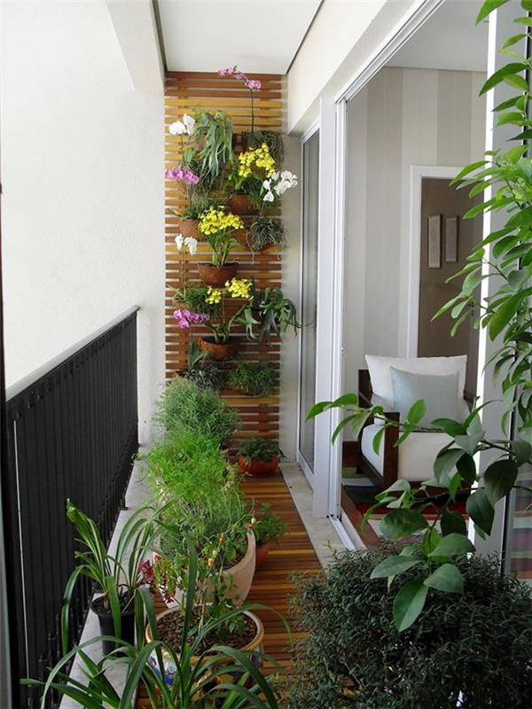 blomma vägg design på träplankor terrakotta blomkrukor som täcker trä terrass dekoration liten balkong