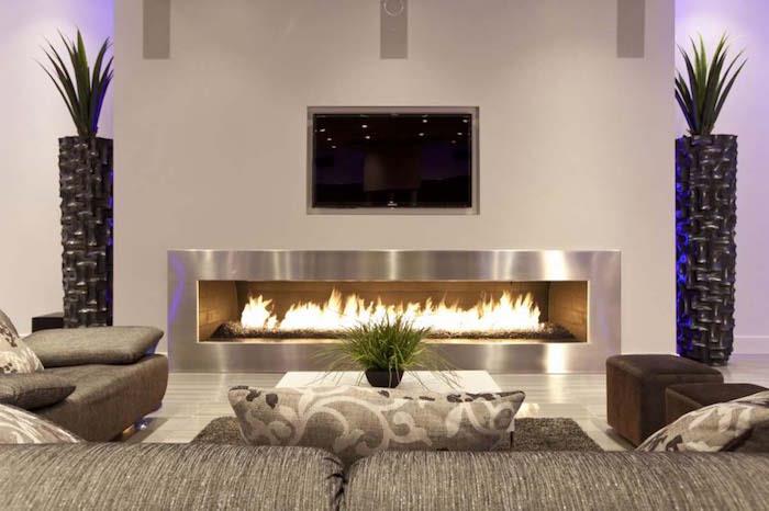 moderný dizajn nábytku do obývačky s luxusným krbom