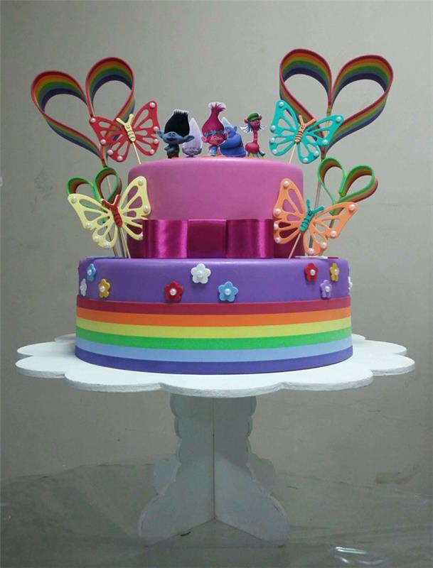 kusová mentolová torta, dvojposchodový dezert, srdiečka, motýle, vtipné figúrky hrdinov