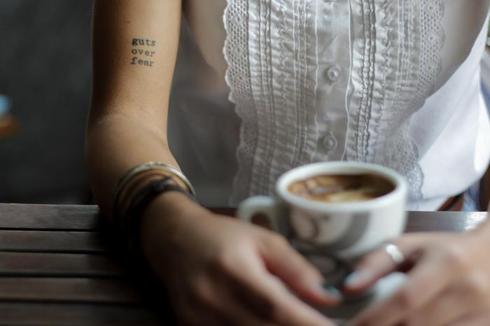 Jednoduché štýly tetovania srdca tetovanie taouage etoile pitie kávy