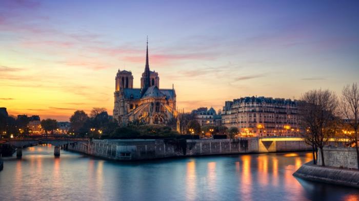 destinácia-prechádzky-v-paríži-návšteva-prechádzky-v-paríži-rieke-la-seine-notre-damme-ile-de-la-cité