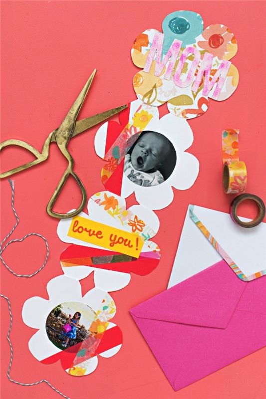 pohľadnica ku dňu matiek v materskej škole, ktorá sa dá vyrobiť s deťmi, akordeónová kvetinová karta s fotografiou a dekoráciou peknej maskovacej pásky