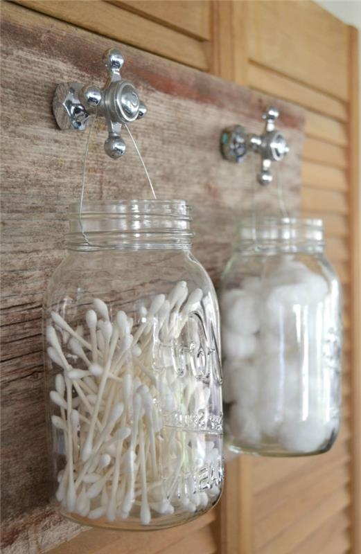 DIY väggschema med krokar hängande krukor återvinning burkar glas badrum förvaringsskåp