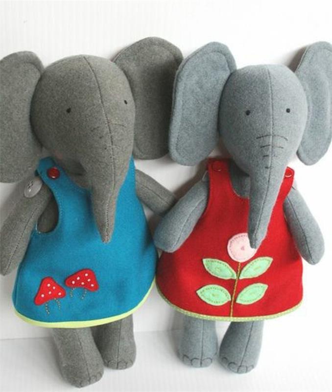 baby-tröst-elefant-hemlagad-elefanter-grå-lätt-att-göra-kläder-röd-klänning-och-blå-mönstrad-klänning