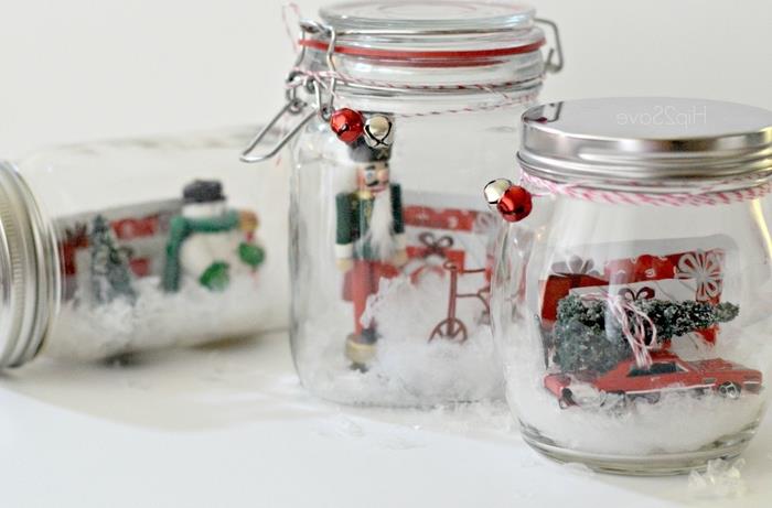 ponúknite darčekový poukaz originálnym spôsobom vo vnútri sklenenej nádoby ozdobenej vianočnými motívmi