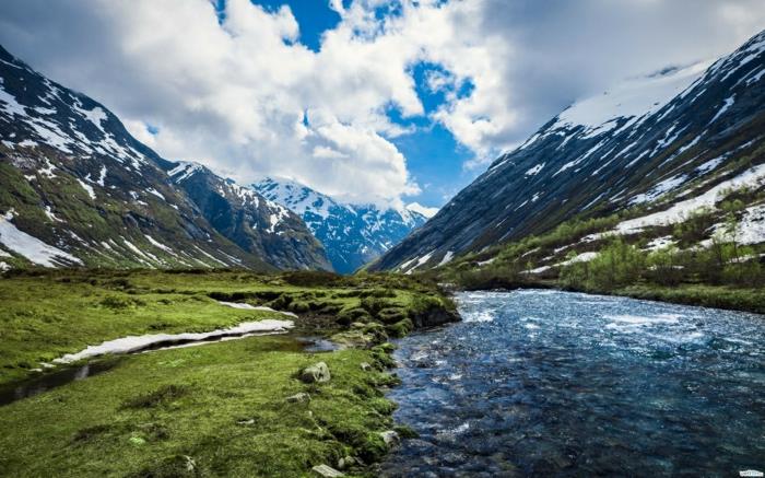 stanice sneženia-alpes-à-qoui-ça-resamble-le-lac-et-le-vert