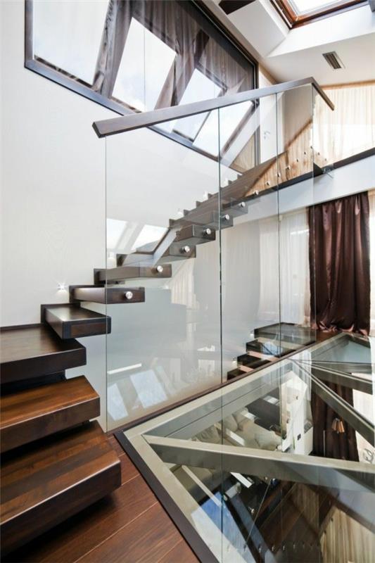 fenomenálne schodisko z dreveného skla a ocele