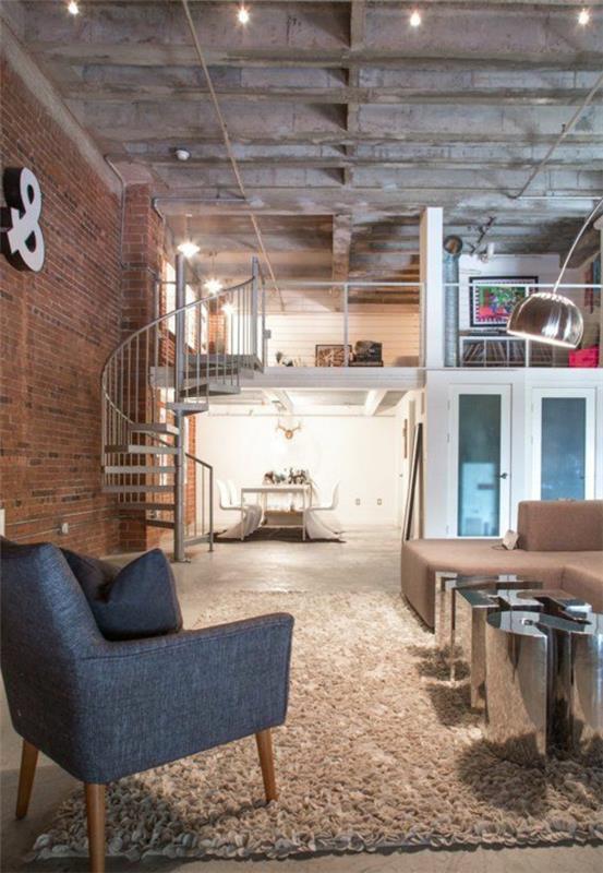priemyselno-sivý-strop-podkrovie-schodisko-krásny-priemyselný-byt