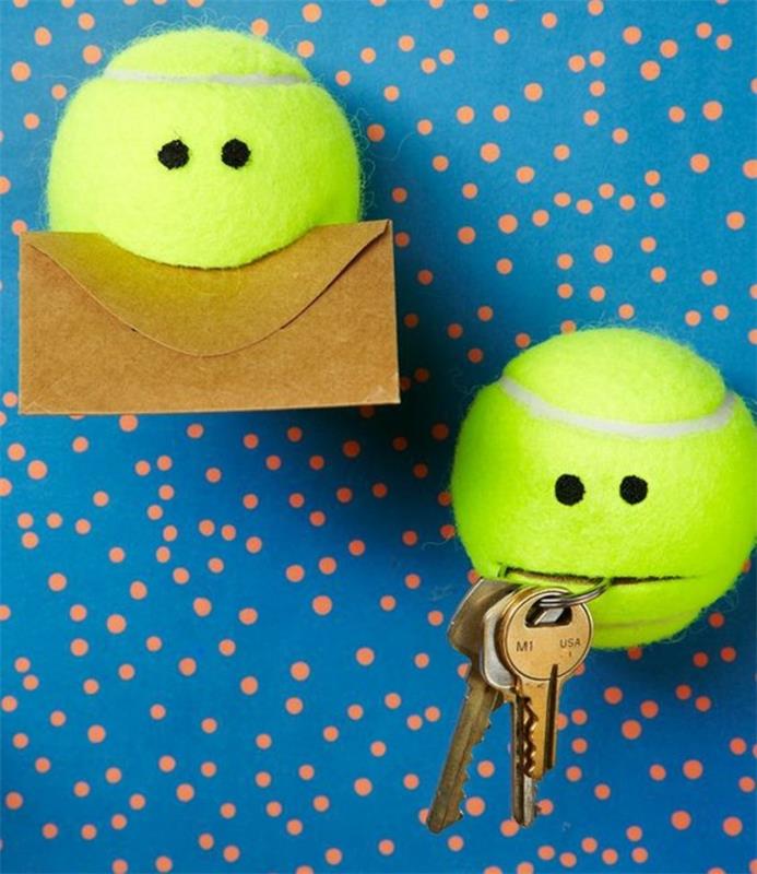 palline da tennis trasformate in porta chiave e porta lettere, fai da te diy idea