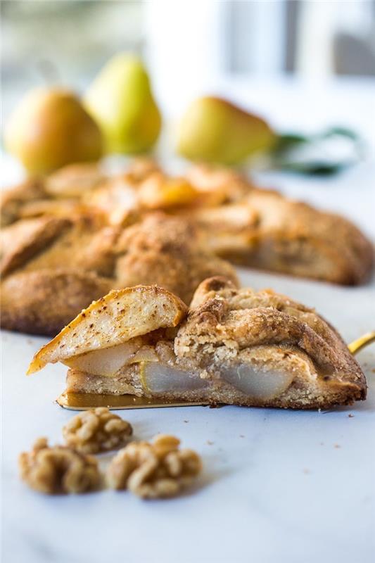 exempel på en päronpannkaka lätt att göra enkel pärontårta med hemlagad pannkakdeg och kanelfrutis