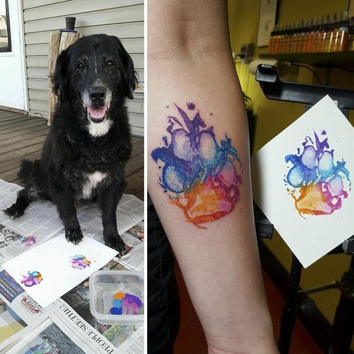 Tetovanie ženských nôh, originálny dizajn tetovania, nápad pre ženy, farebné tetovanie labky pre psov