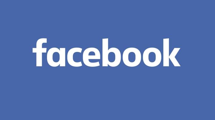 facebook -logotypen vit på blå för att illustrera technews -nyheter om den nya Facebook -petitionsfunktionen som lanserades i USA