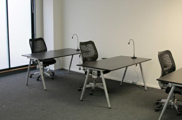 čierna-ergonomická-kancelárska-stolička-dizajn