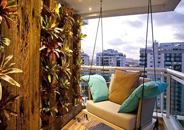 hängande stol dekoration utomhus utrymme liten zen balkong med väggväxter panel vegetabilisk