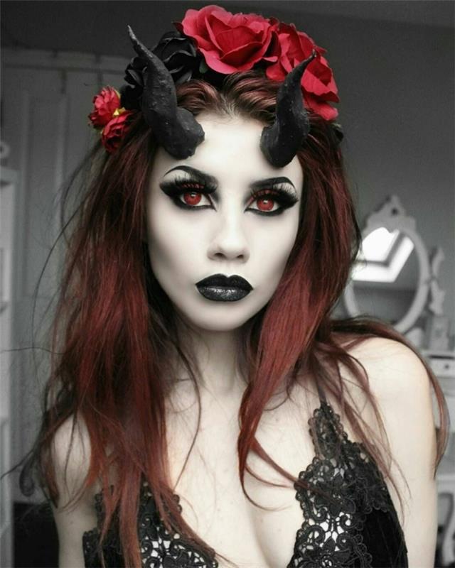 demon makeup idé med svart mun och svart markerade ögon, glamorösa djävulen ser accessorized med falsk blomma krona och svarta djävulen horn
