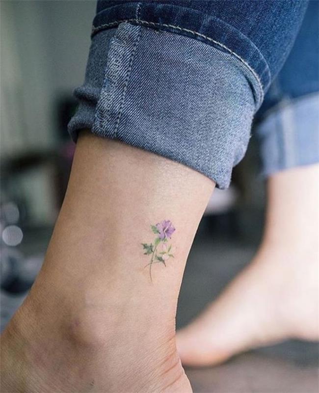 Naše obľúbené tetovanie, farebné tetovanie a nekonečné tetovanie.