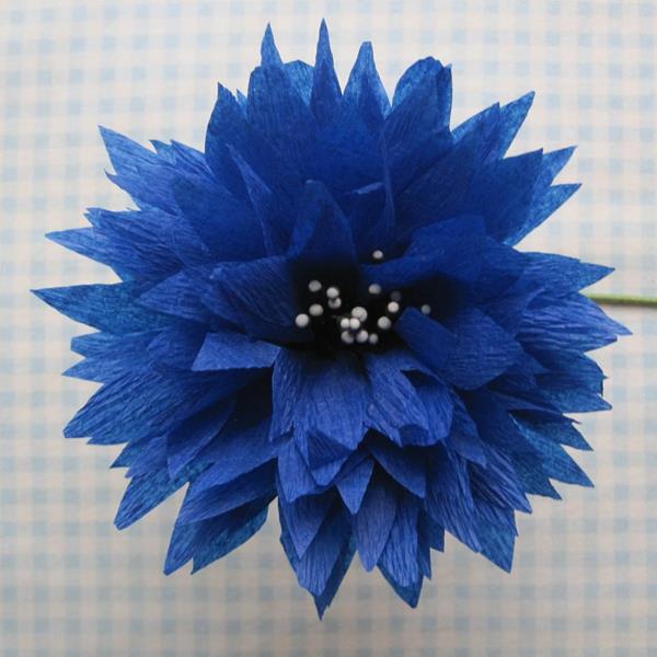 blå crepon-papper-blomma