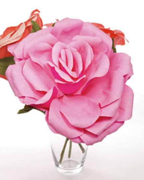 crepon-papper-blomma-rosor-i-ett-glas