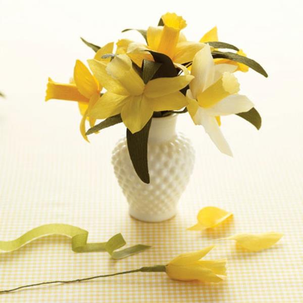 crepon-papper-blomma-vas