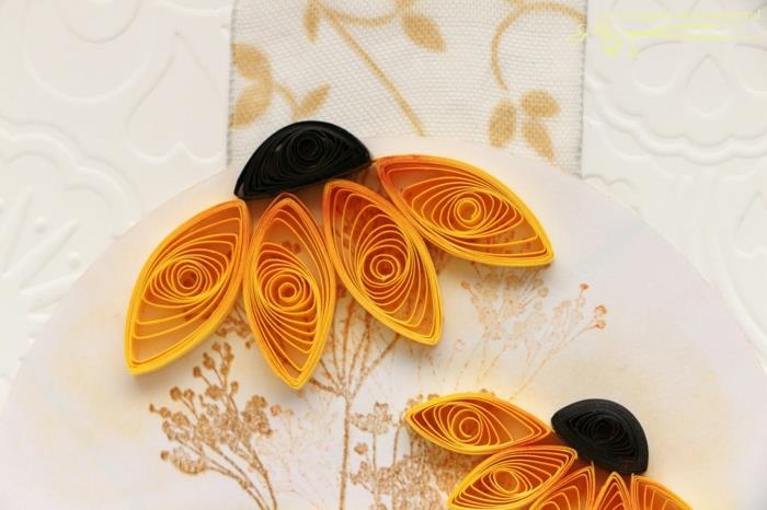 slnečnica so štyrmi okvetnými lístkami, nápady na blahoželanie, aký ľahký vzor na quilling