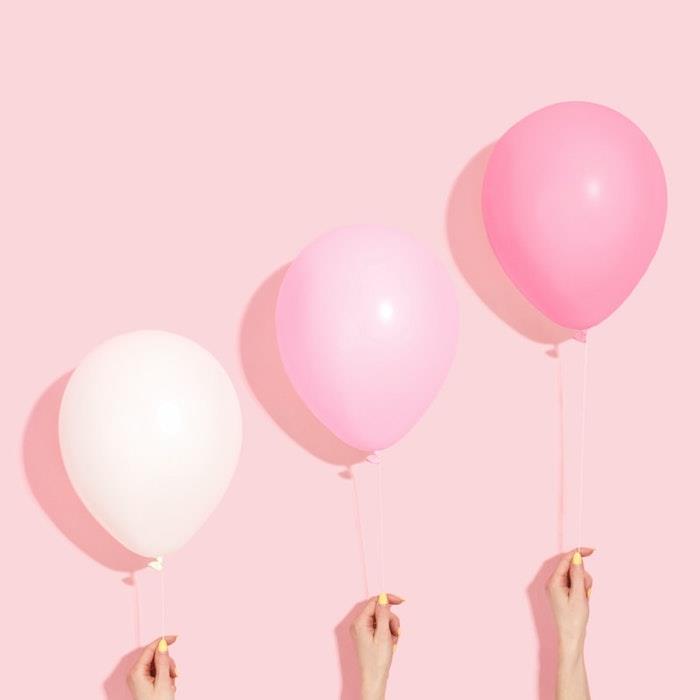 pastelová tapeta v ružových a bielych balónikoch na pastelovo ružovom pozadí originálna myšlienka pc fotka