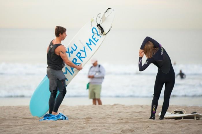underbart-surf-idé-romantiskt-och-original-bröllop-förslag