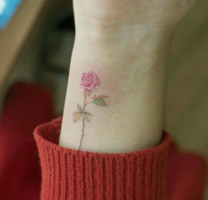 Rozkošné tetovanie, kvetinové tetovanie, čo znamená pestrofarebná ružová sova