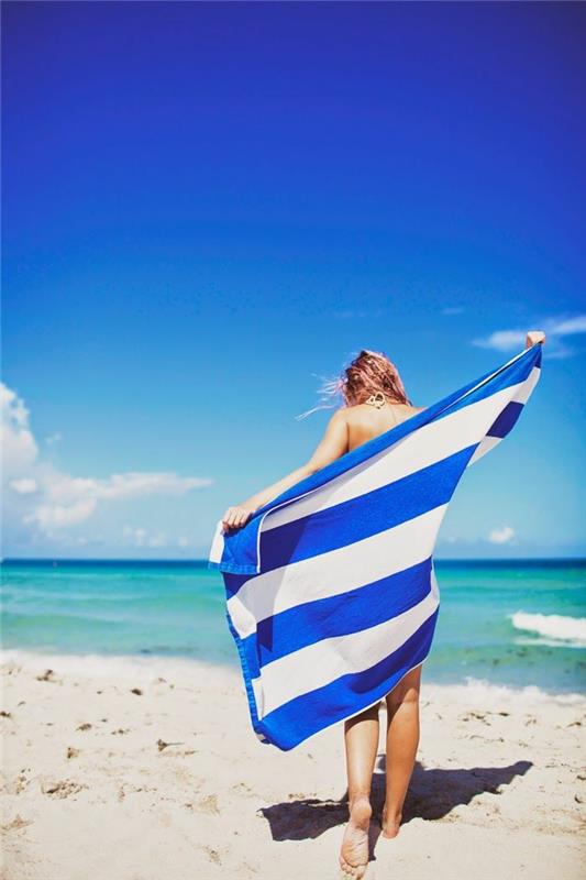 plážový uterák fouta-osuška-veľký-plážový-uterák-krásny-v-modrej
