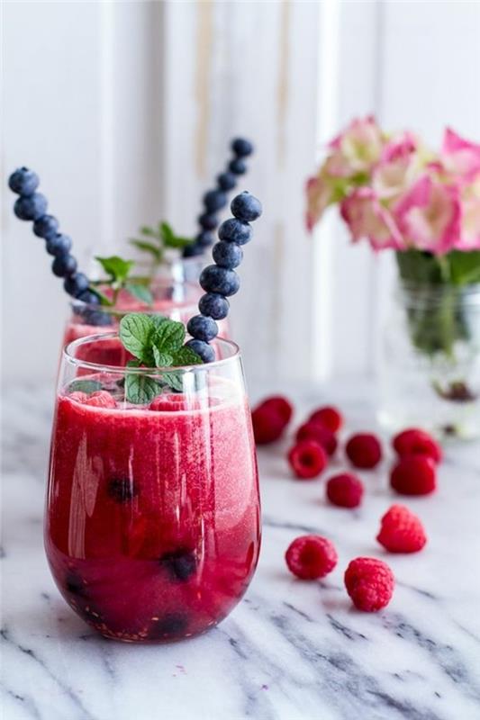 červené bobule-zdravé-chudnutie-smoothie-recept