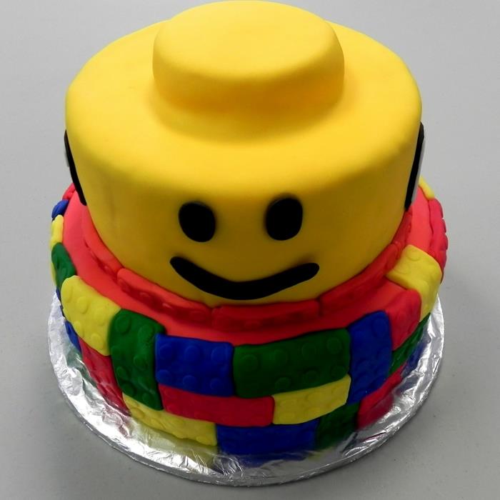 lego koláč, vynikajúca sladká plastika vo viacerých farbách, realistické stavebné diely