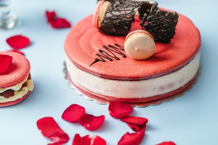 originálny nápad na dezert na valentínske jedlo, sladký recept s tvarohom a sušienkami na sviatok lásky
