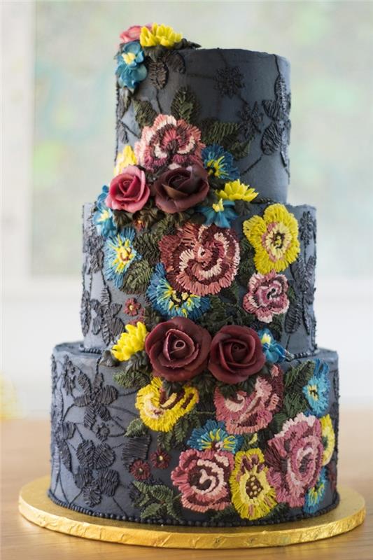 original bröllopstårta broderi färgglada blommor på svart bakgrund, konditorivaror med smörkräm