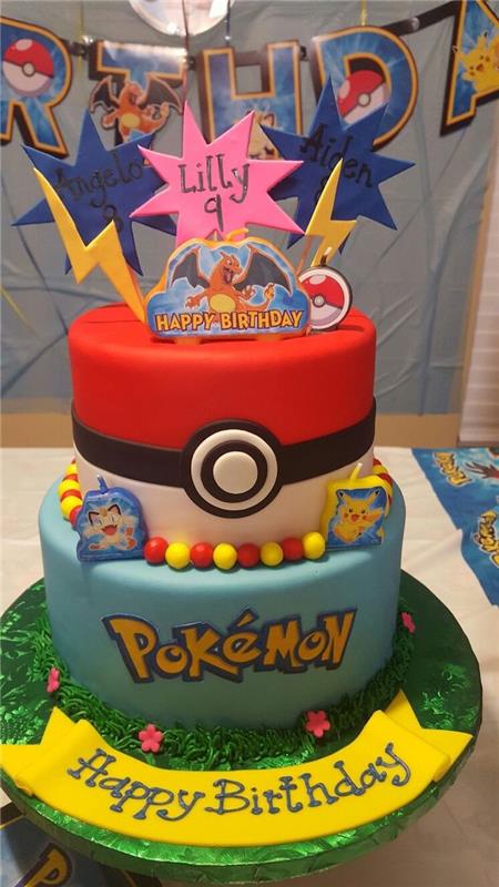 narodeninová torta, vrstvená torta, červená poleva, pokemonová torta, modré steny