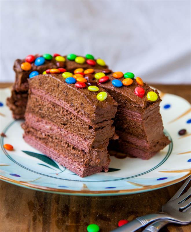 nápad na recept na narodeninovú tortu bez pečenia s oblátkami a studeným pudingom