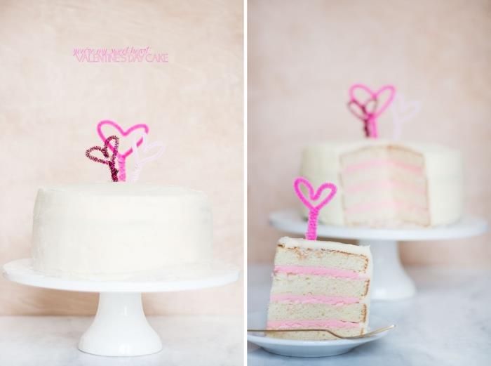 romantický recept na sladkú domácu večeru, príklad ľahkého vanilkového koláča s bielou polevou a ružovým krémom
