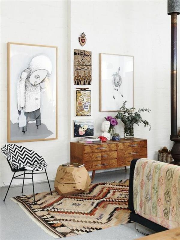 premena nábytku pred po malom kmeni stromu, obývačka s veľkým obrazom s obrazom dieťaťa, biele steny, etnický koberec
