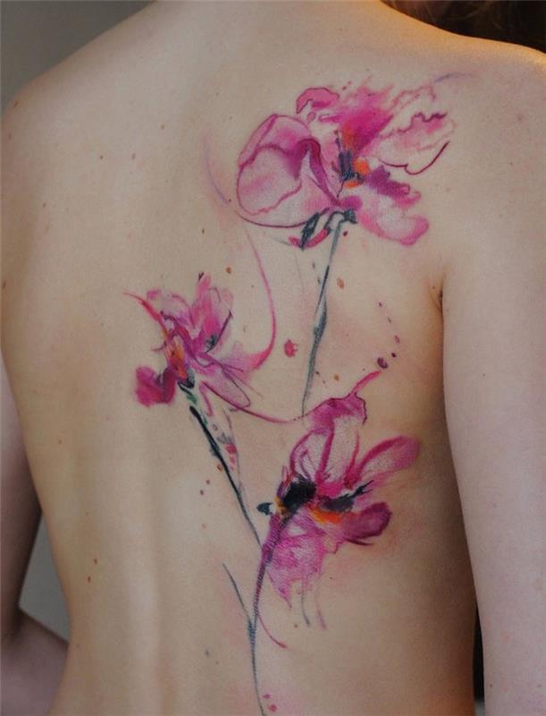 Akvarel, ružové orchidey, tetovanie, abstraktné tetovanie na zadnej strane ženy
