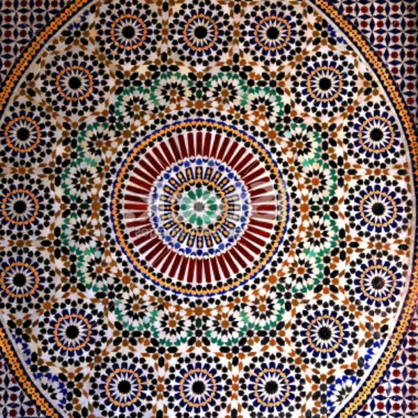 بلاط مغربي كبير