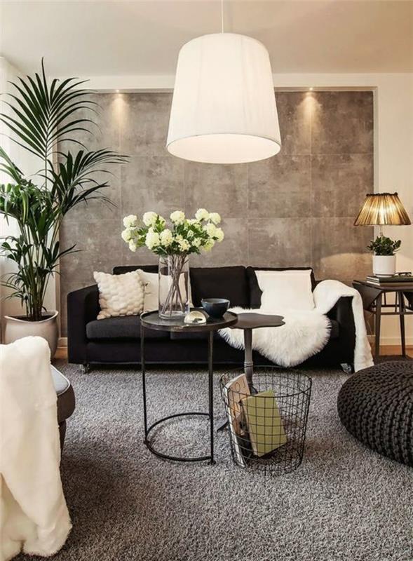 svart soffa, vita kuddar, svart ottoman, vilka färger matchar med grå, krukad handflata, metall svart soffbord